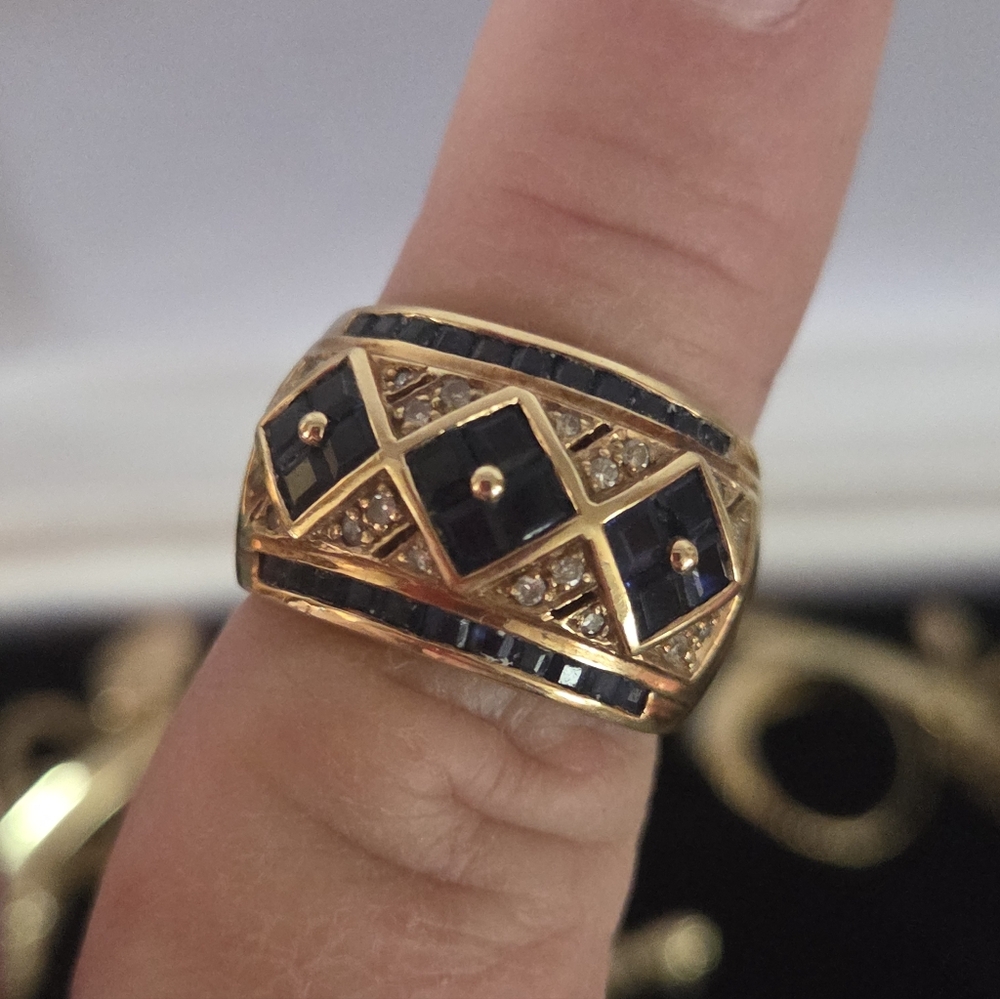 Genuine sapphire diamond ring Cigar Band 10kt Estate Sale Size 7.5 Tragedy Sale
